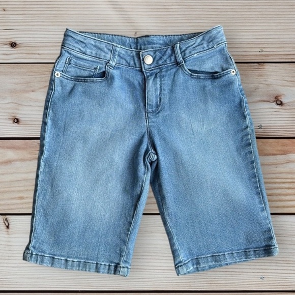 Gymboree size 10 Bermuda denim jean shorts medium wash 9” inseam - Picture 1 of 8